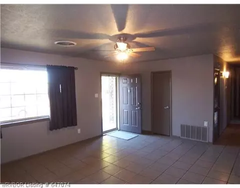 214 Baylor Cir, Fort Smith, AR 72908 photo 3
