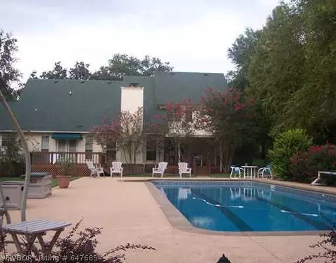 8304 Canopy Oaks Dr, Fort Smith, AR 72903 photo 2