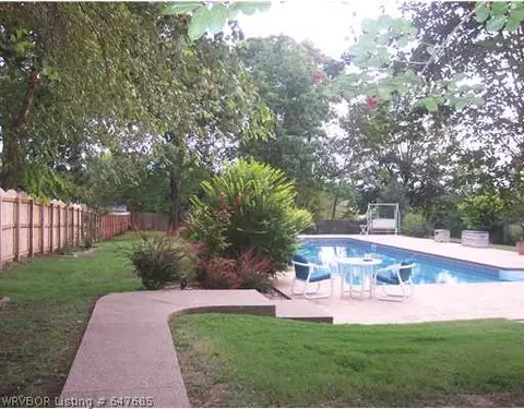 8304 Canopy Oaks Dr, Fort Smith, AR 72903 photo 4