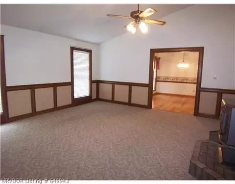 206 Meadors Dr, Alma, AR 72921 photo 2