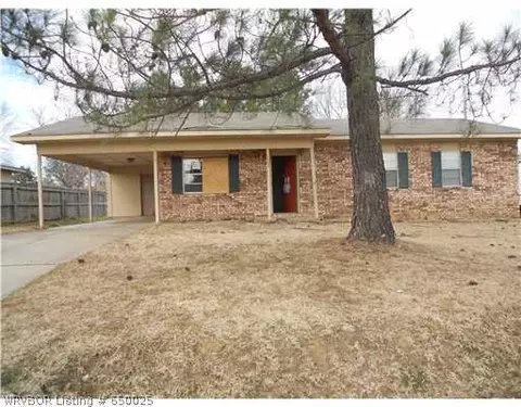 302 Monte Ln, Lavaca, AR 72941 photo 1