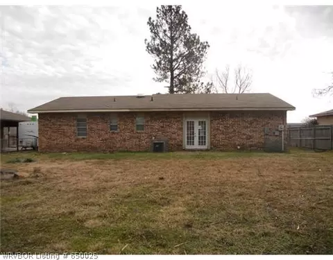 302 Monte Ln, Lavaca, AR 72941 photo 2