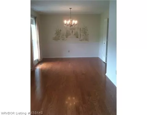 7815 Camelot Cir, Fort Smith, AR 72903 photo 2