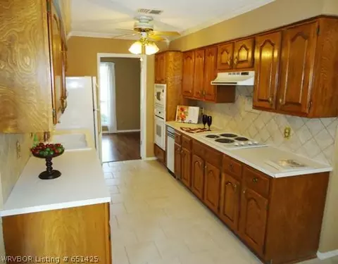 11006 Hunters Point Rd, Fort Smith, AR 72903 photo 3