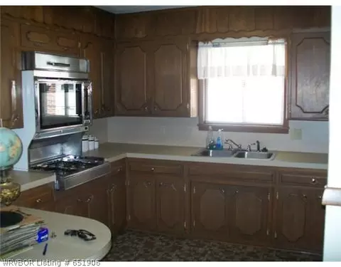 8000 Clover Dr, Fort Smith, AR 72908 photo 2