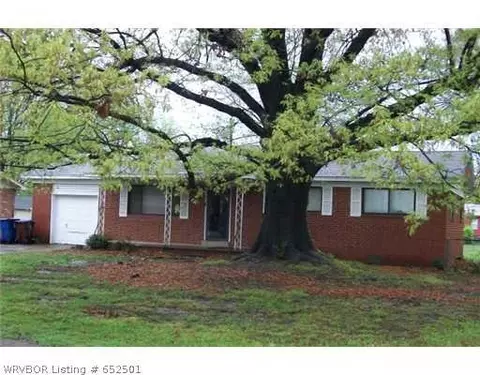 8011 Hermitage Dr, Fort Smith, AR 72908 photo 1