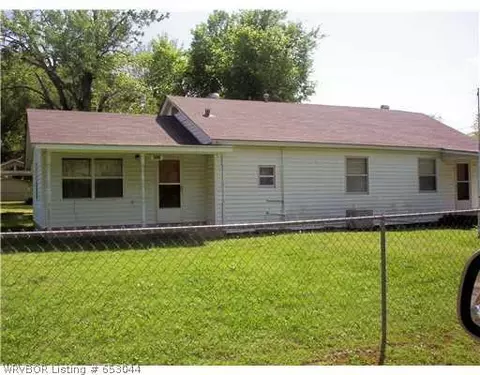 207 E 7th St, Mulberry, AR 72947 photo 1