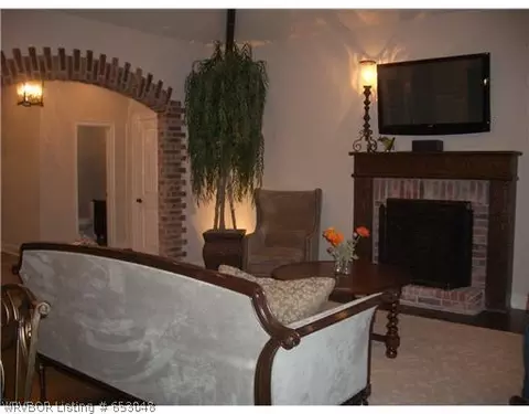 12501 Douglas Dr, Fort Smith, AR 72916 photo 2