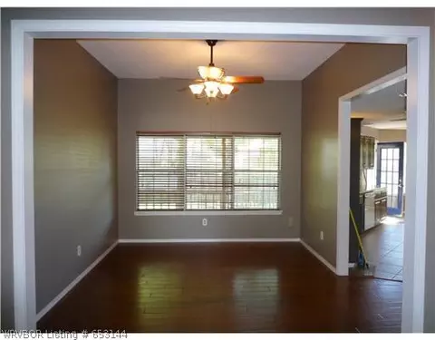 9809 Hanover Cir, Fort Smith, AR 72908 photo 4