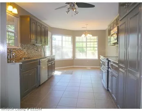 9809 Hanover Cir, Fort Smith, AR 72908 photo 5