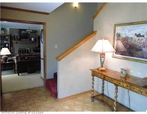 3601 Old Oaks Ln, Fort Smith, AR 72903 photo 2