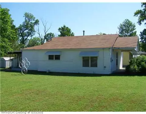 21 Wahl St, Paris, AR 72855 photo 2
