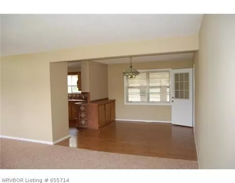 939 E Cherry St, Alma, AR 72921 photo 7