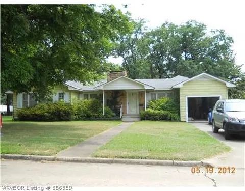 704 Wood St, Paris, AR 72855 photo 1