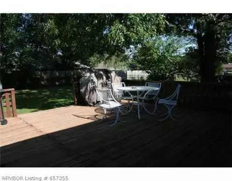 908 3rd Ter, Barling, AR 72923 photo 5