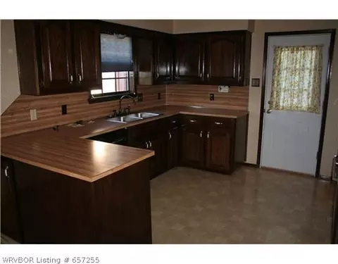908 3rd Ter, Barling, AR 72923 photo 7