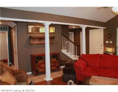 9809 Fenwick Ct, Fort Smith, AR 72908 photo 3