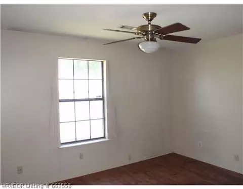 1504 Heather Ct, Barling, AR 72923 photo 5
