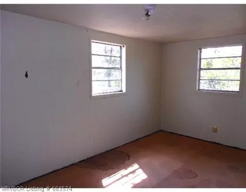 488 Sycamore St, Waldron, AR 72958 photo 5