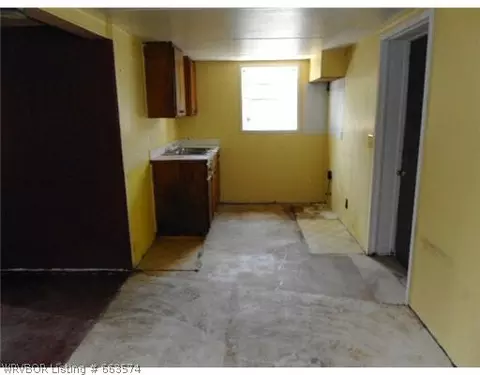 488 Sycamore St, Waldron, AR 72958 photo 4
