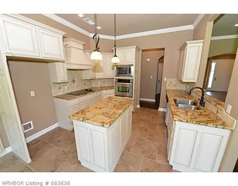 301 Crescent Dr, Fort Smith, AR 72916 photo 9