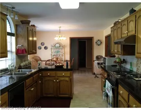 804 Tiffany Dr, Lavaca, AR 72941 photo 4
