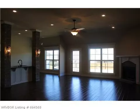 5711 Williamson Place Dr, Fort Smith, AR 72916 photo 2