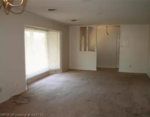 6513 Cliff Dr, Fort Smith, AR 72903 photo 2