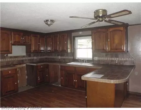 507 S Pine St, Hartford, AR 72938 photo 3