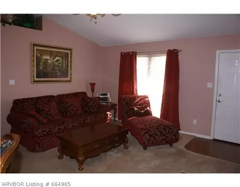 619 Chateau Dr, Fort Smith, AR 72908 photo 2