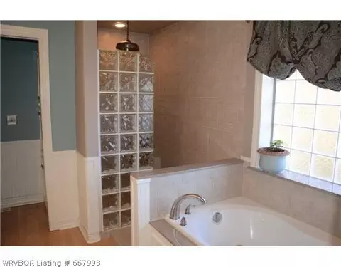 2124 Warwick Pl, Fort Smith, AR 72903 photo 4