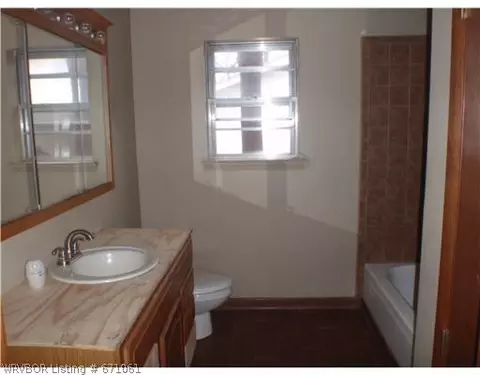 1005 Pattie Ln, Barling, AR 72923 photo 6