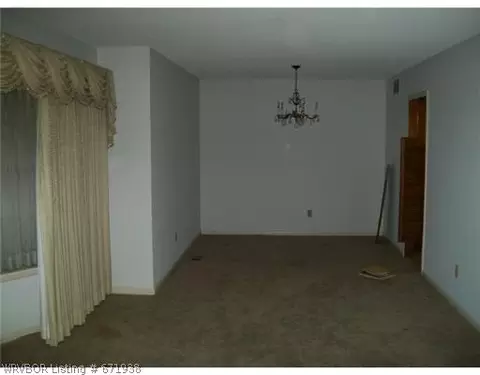 4401 Victoria Dr, Fort Smith, AR 72904 photo 3