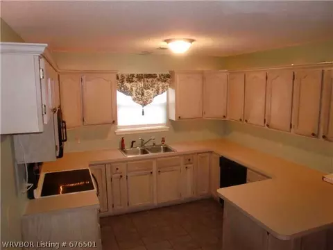 1003 Ruby Dr, Van Buren, AR 72956 photo 2
