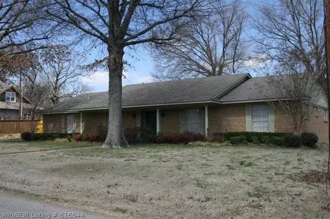 4221 S Q St, Fort Smith, AR 72903 photo 1