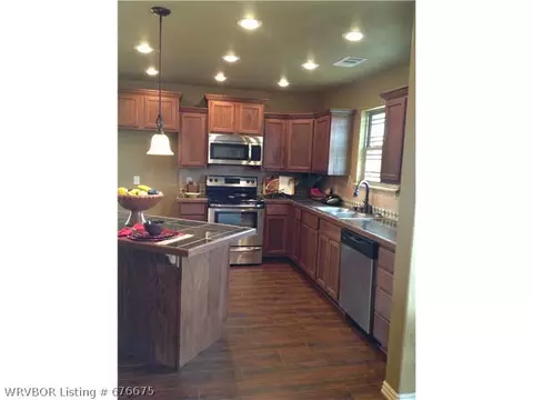 703 Black Creek Ln, Hackett, AR 72937 photo 3
