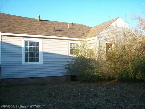 3911 Victory Cir, Fort Smith, AR 72904 photo 2
