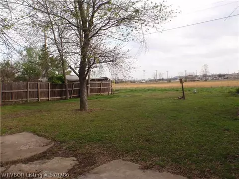 1900 Waco St, Fort Smith, AR 72901 photo 12