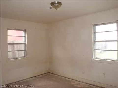 1900 Waco St, Fort Smith, AR 72901 photo 4
