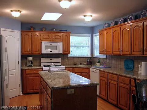 10711 Saint Michael Ct, Fort Smith, AR 72908 photo 4
