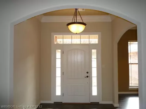 9019 Gracie Ln, Fort Smith, AR 72916 photo 2