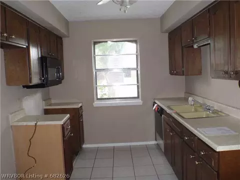 8920 Fresno St, Fort Smith, AR 72903 photo 3