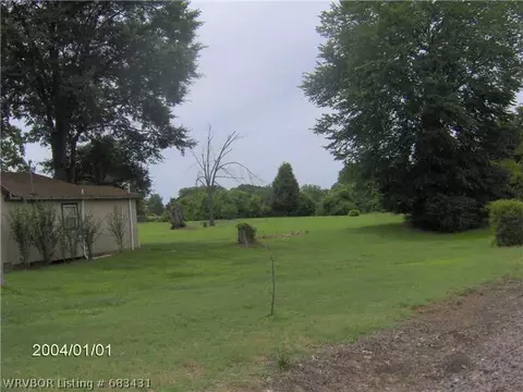 121 W Strozier Ln, Barling, AR 72923 photo 5