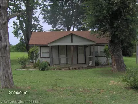 121 W Strozier Ln, Barling, AR 72923 photo 1