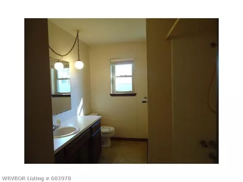 1418 Joey Cir, Lavaca, AR 72941 photo 8