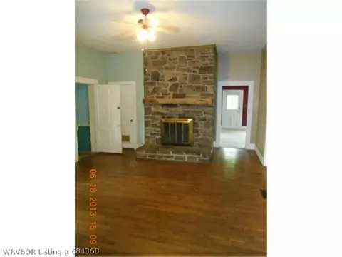 311 E 6th St, Waldron, AR 72958 photo 2