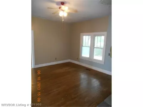 311 E 6th St, Waldron, AR 72958 photo 3