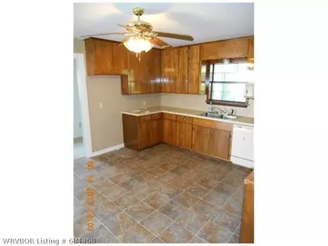 311 E 6th St, Waldron, AR 72958 photo 9