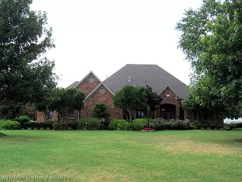11212 Maple Park Dr, Fort Smith, AR 72916 photo 2