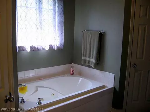 2404 L St, Barling, AR 72923 photo 11